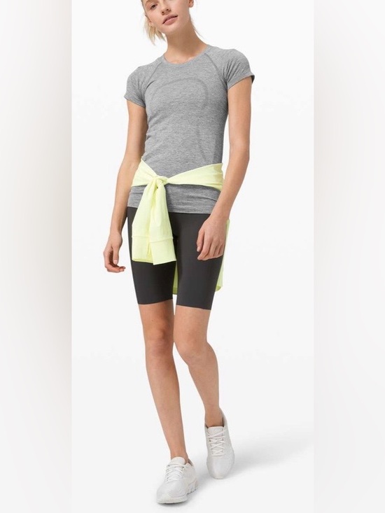 lululemon athletica Tops - Lululemon Swiftly Tech Short Sleeve 2.0, size 12, Slate / White